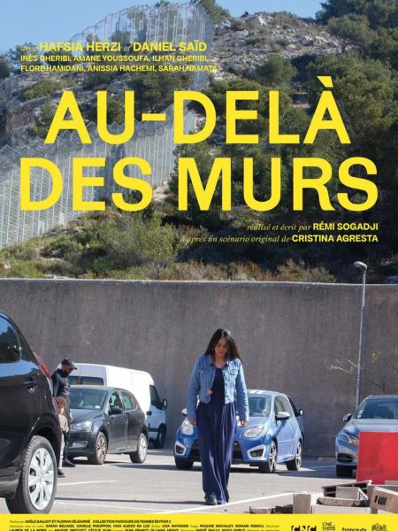 AU-DELA DES MURS